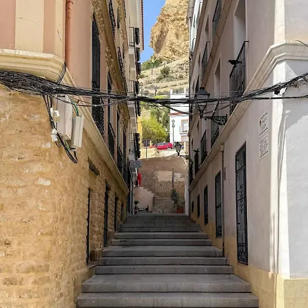 Santa Maria Gema En El Casco Antiguo Alicante